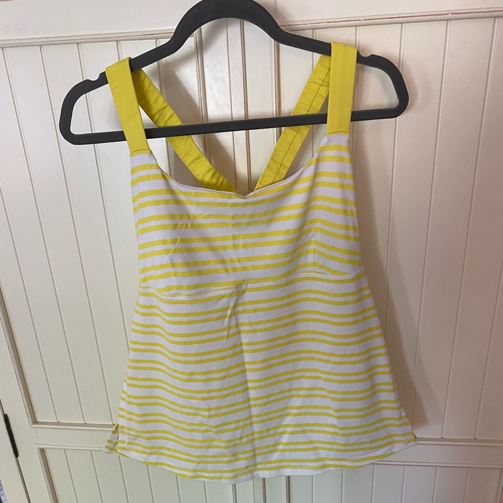 Lululemon 2 workout tank top bundle. Size large/12